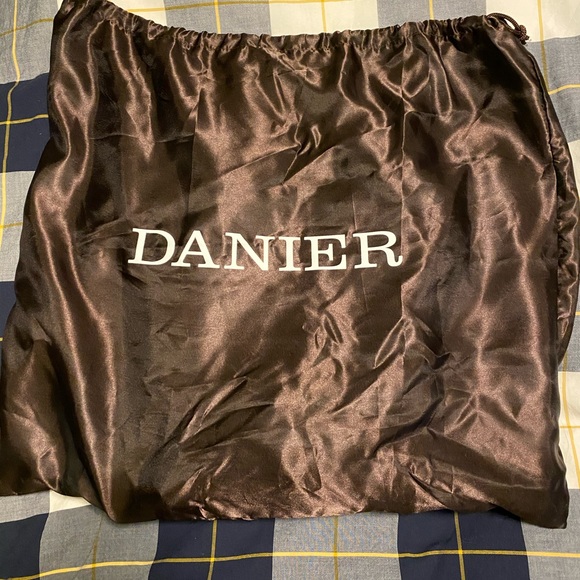 Large Danier Leather bag - Picture 10 of 13